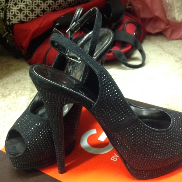 Heels - Picture 2 of 4